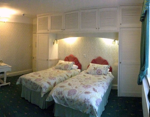 Vulcan Lodge Guest House Хорли Екстериор снимка