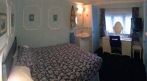 Vulcan Lodge Guest House Хорли Екстериор снимка
