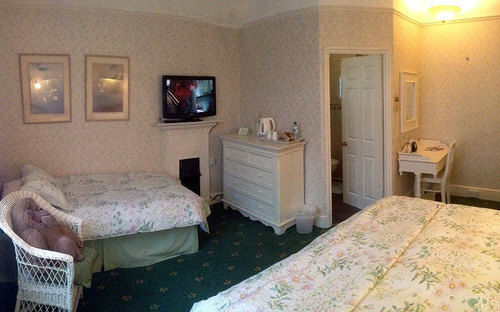 Vulcan Lodge Guest House Хорли Екстериор снимка